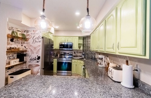 Weeki Wachee Gardens House | Waterfront Retreat + Kayaks - Extended Stay Deal