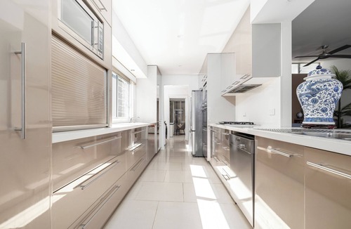 Oatley House | Waterfront Retreat w/2 Jetty – Spacious & Close to Everything