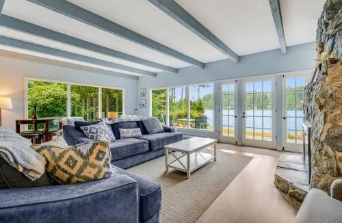Dunes City House | Waterfront retreat with lake views & private hot tub