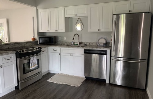 Tropic Shores House | 🛶🛥️WATERFRONT RIVER HOME FREE KYACKS! GULF ACCESS, FLOATING DOCK PETS WELCOME🐩🐈