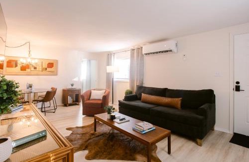 Gold Hill Hotel | Waterfront River Apartments