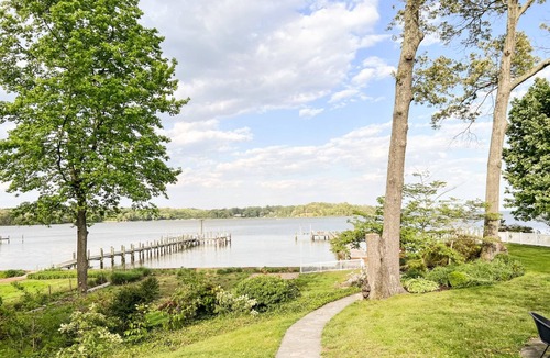 Severna Park Cottage | Waterfront River Cottage for 2, dog-friendly