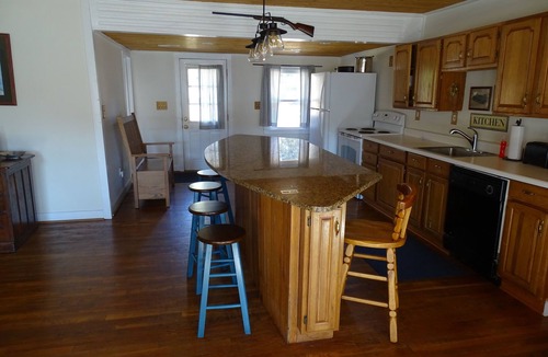 Kinsale House | Waterfront River House at Sandy Point