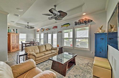 Rockport House | Waterfront Rockport Home w/Deck & Boat Ramp!