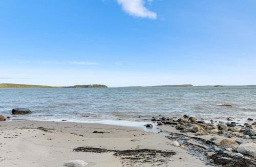 Roque Bluffs House | Waterfront Roque Bluffs Hideaway with Private Beach