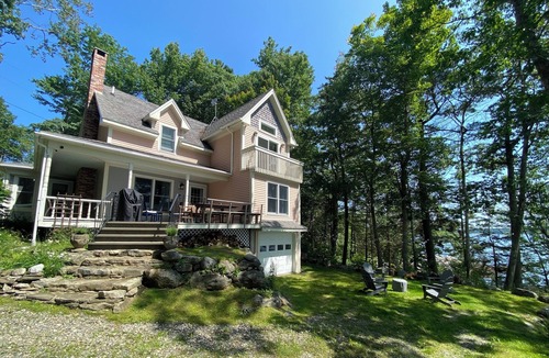 Round Pond House | Waterfront Round Pond Home, Private Dock