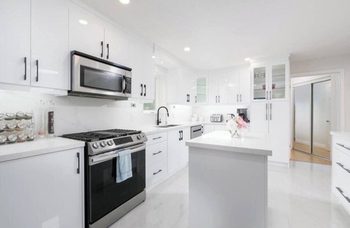 Stokes Bay Cottage | Waterfront Sauna Retreat | Sunset Views | Private Dog Run