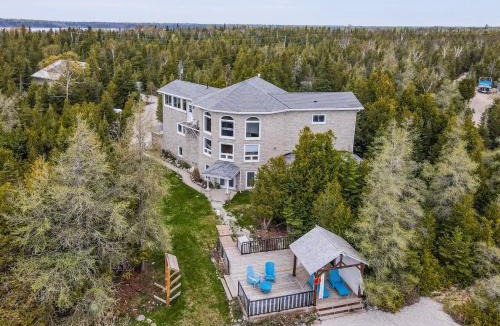 Stokes Bay House | Waterfront Sauna Retreat Sunset Views DogRun