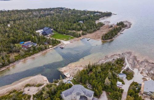 Stokes Bay House | Waterfront Sauna Retreat Sunset Views DogRun