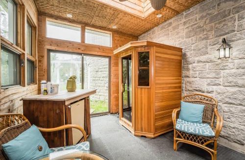 Stokes Bay House | Waterfront Sauna Retreat Sunset Views DogRun