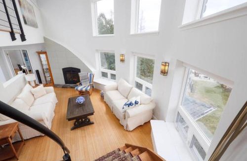 Stokes Bay House | Waterfront Sauna Retreat Sunset Views DogRun