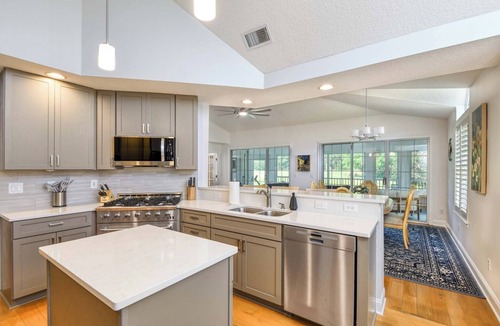 St. Augustine Condo | Waterfront-screened lanai-BBQ - sleeps 7 - community pool & hot tub!