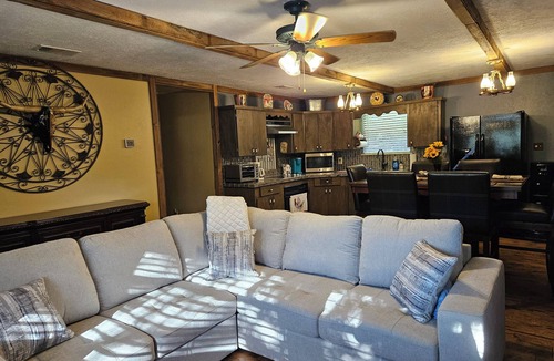 Lampasas House | WATERFRONT-SECLUDED- PET FRIENDLY-COLORADO RIVER-STARGAZER HOME ON RIVER!