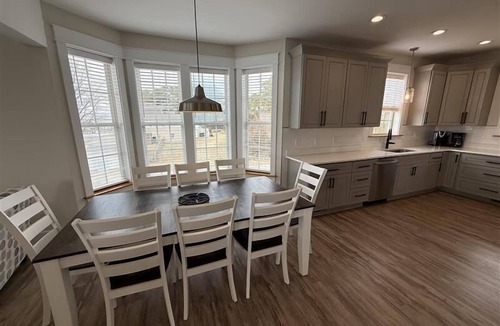 Colington House | Waterfront Seclusion Stunning Sunsets and Golf!