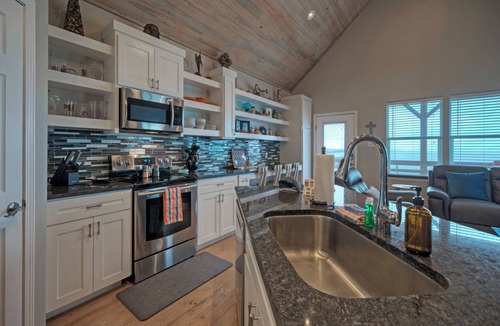 Flour Bluff House | Waterfront, Shared Boat Dock & Pool w/Views | Ariel’s Grotto by AvantStay