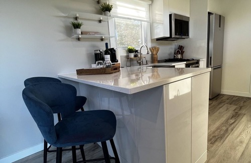 Sainte-Anne-de-Kent Villa | Waterfront Shipping Container Retreat