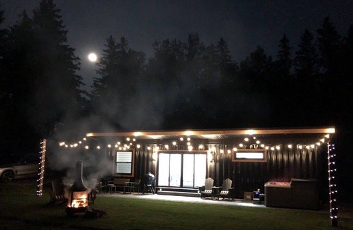 Sainte-Anne-de-Kent Villa | Waterfront Shipping Container Retreat