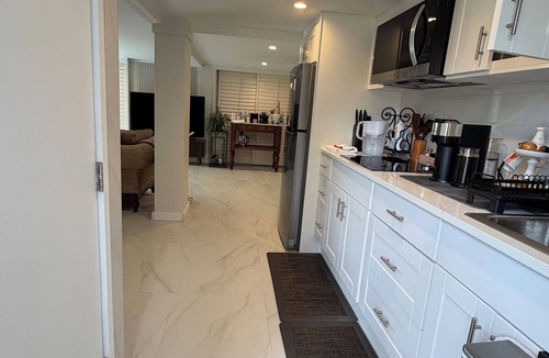 Bay Isle Condo | Waterfront Siesta key entire King suite