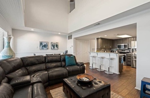Briarcliff Condo | Waterfront | Sleeps 8-10 | Slip+Pool+Hot Tub