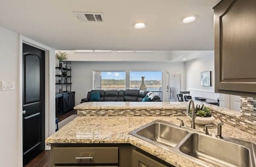 Briarcliff Condo | Waterfront | Sleeps 8-10 | Slip+Pool+Hot Tub