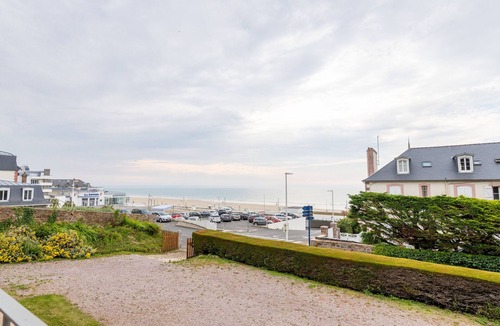 Pleneuf-Val-Andre Apartment | Waterfront Stay in Pléneuf-Val-André