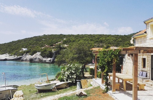 Plisko Polje House | Waterfront stone house, OFF THE GRID ESCAPE