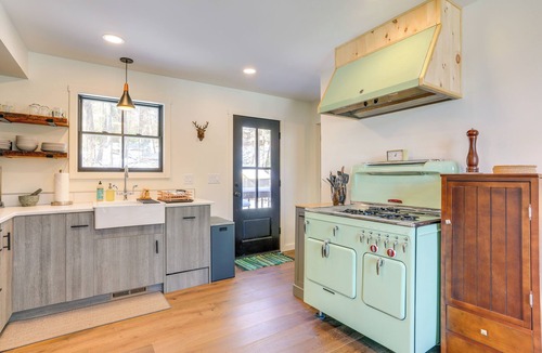 Yulan Apartment | Waterfront Studio w/Loft & Dock Near Narrowsburg!