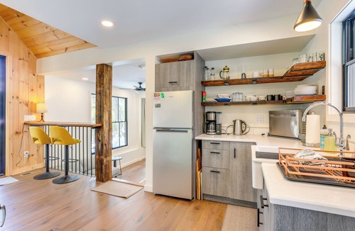 Yulan Apartment | Waterfront Studio w/Loft & Dock Near Narrowsburg!