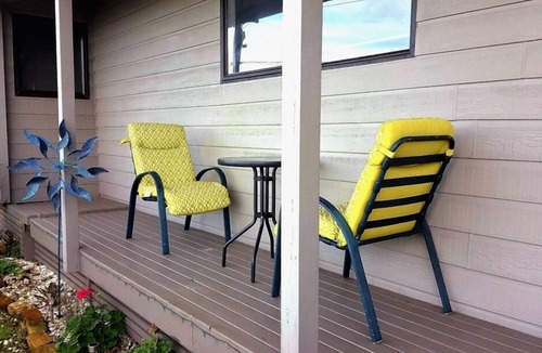 Thames House | Waterfront, Stunning Sunsets and Great Location.