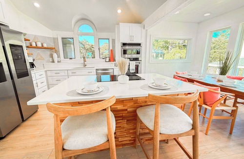 Monteray Shores House | Waterfront, Stunning Views + Pool + Kayaks! Pet friendly!
