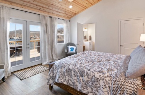 Sunrise Beach House | Waterfront Sunrise Beach Lake House!