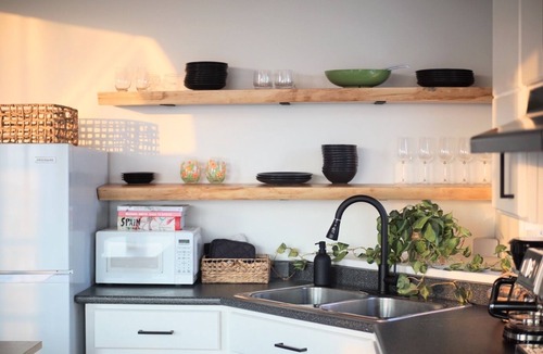 Darnley Cottage | Waterfront Sunset Cove Cottage!