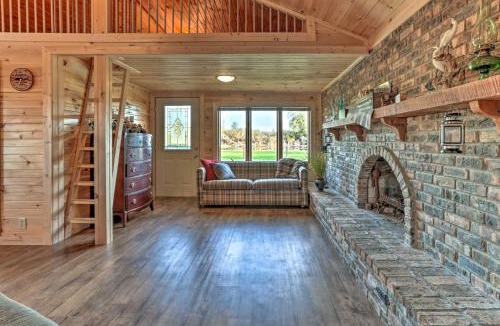 Enchanted Hills House | Waterfront Syracuse Home: Deck, Fire Pit & Kayaks