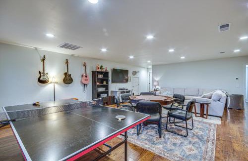 Tougaloo House | Waterfront Terry Home w/3 Decks & Hot Tub!