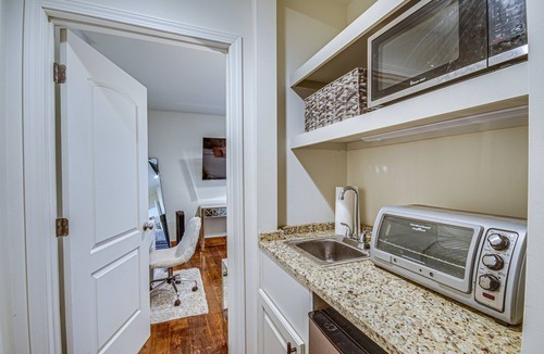 Tougaloo House | Waterfront Terry Home w/3 Decks & Hot Tub!