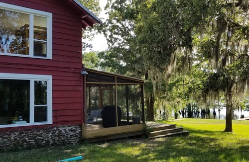 Taylor House | Waterfront The Red Camp at Lake Bistineau