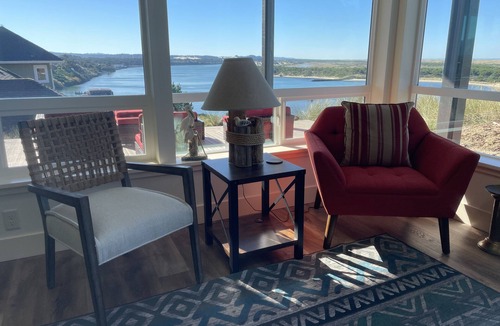 Florence House | Waterfront Theater House