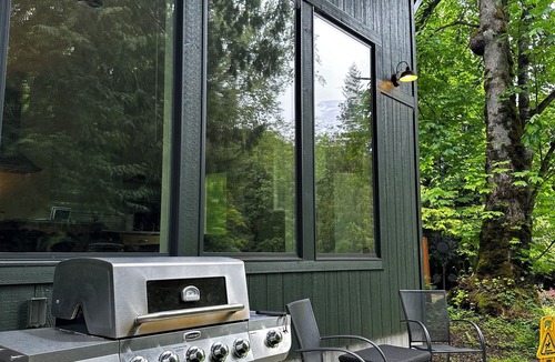 Port Angeles East Apartment | Waterfront Tiny Home Near Olympic NationalPark