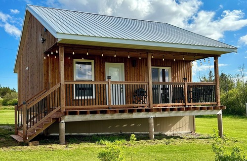 Cymbria Cottage | Waterfront Two Bedroom Newly Built Cottage, Beach, Covered Deck, Firepits