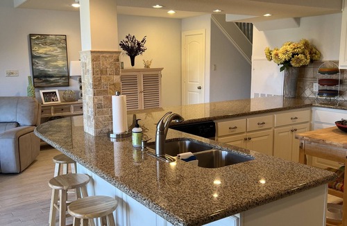 Walden on Lake Conroe House | Waterfront updated 3 Bedroom Townhome on Quiet Cove, sleeps 10 fully furnished.