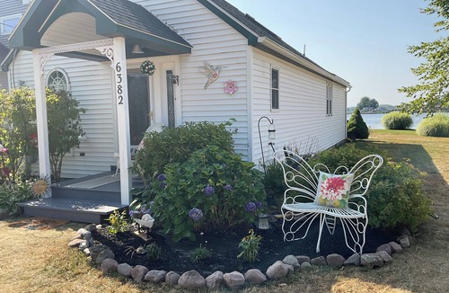 Brewerton House | WATERFRONT Upstate NY home in quiet bay on Oneida Lake, Cicero, Brewerton