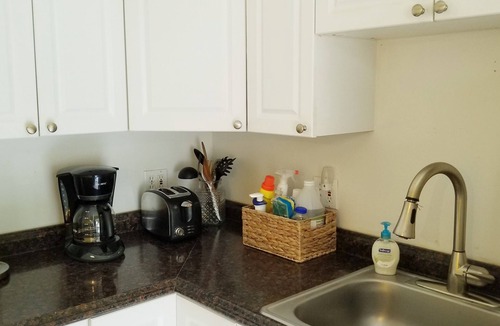East Fort Lauderdale Apartment | Waterfront Cottage, pool, walking to the Beach and Lauderdale by the Sea Center