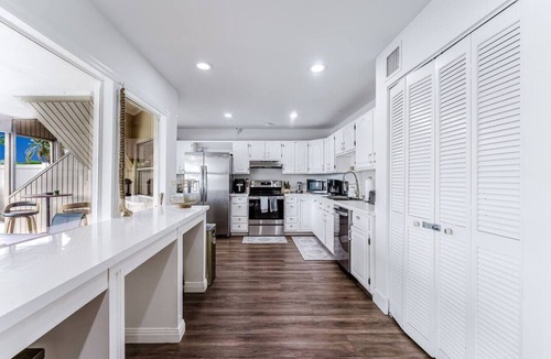 Florida North Atlantic Coast Villa | Waterfront Villa | BBQ, Pool, Cinema and Tiki