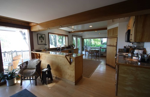 Vashon Island House | Waterfront Vashon Home with Amazing View