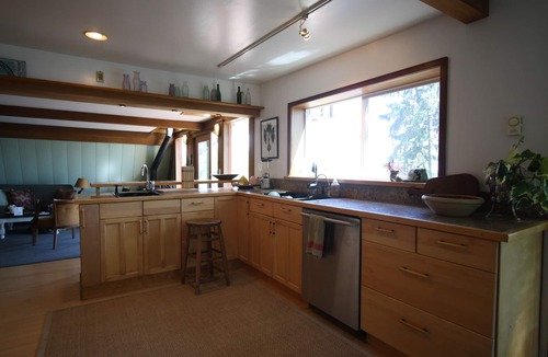 Vashon Island House | Waterfront Vashon Home with Amazing View