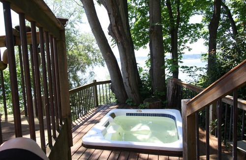 Vashon Island House | Waterfront Vashon Home with Amazing View