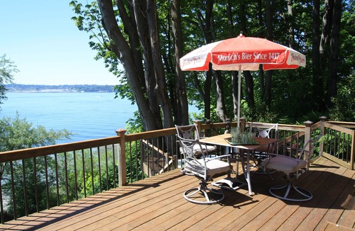 Vashon Island House | Waterfront Vashon Home with Amazing View