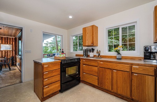 Vashon Island House | Waterfront Vashon Island Home, Beach Access & View