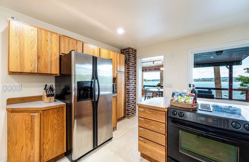 Vashon Island House | Waterfront Vashon Island Home, Beach Access & View