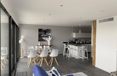 Cavaliere Villa | Waterfront villa with pool